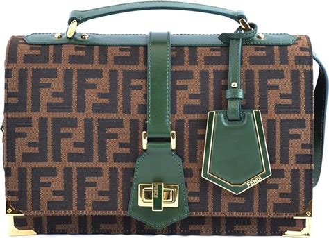 come pulire borsa tessuto fendi